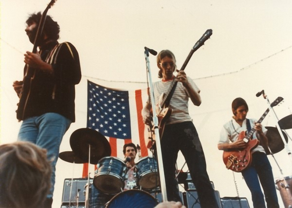 Grateful Dead - Touch of Grey